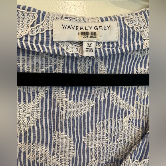 Waverly Grey button up structured top - Picture 3 of 3